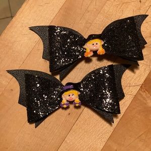 3/$25⚜️Black Sparkle Witch Bow Hair Clips!